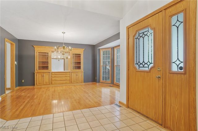 2885 Valley Road, Cuyahoga Falls, OH 44223