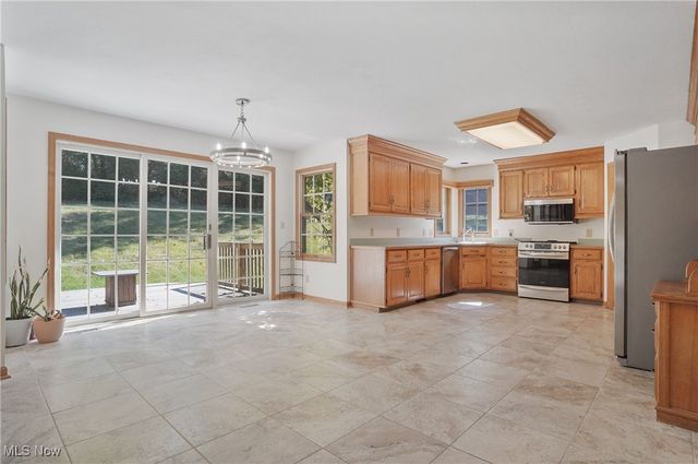 2885 Valley Road, Cuyahoga Falls, OH 44223