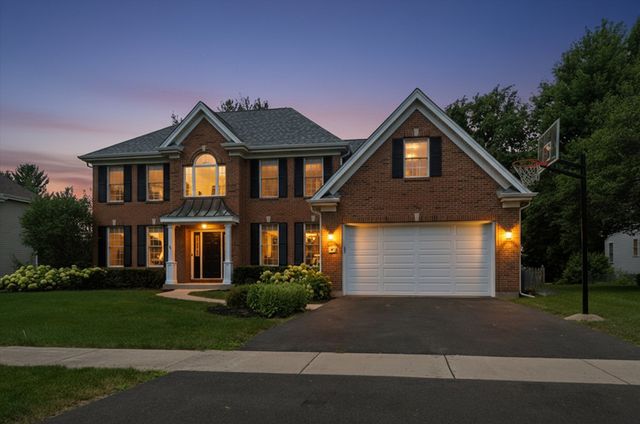 9 N Daniels Drive, Batavia, IL 60510