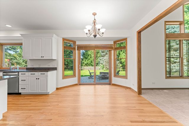9 N Daniels Drive, Batavia, IL 60510