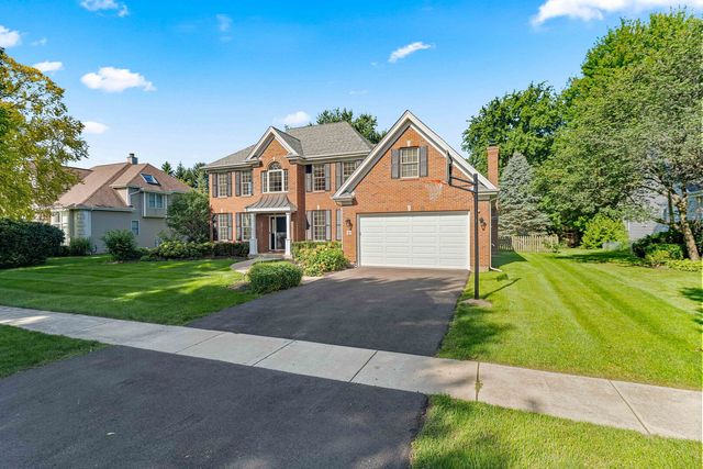 9 N Daniels Drive, Batavia, IL 60510
