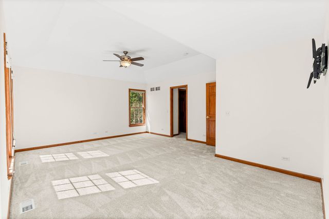 9 N Daniels Drive, Batavia, IL 60510