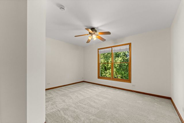 9 N Daniels Drive, Batavia, IL 60510