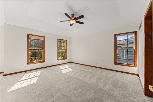 9 N Daniels Drive, Batavia, IL 60510