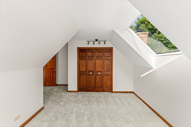 9 N Daniels Drive, Batavia, IL 60510