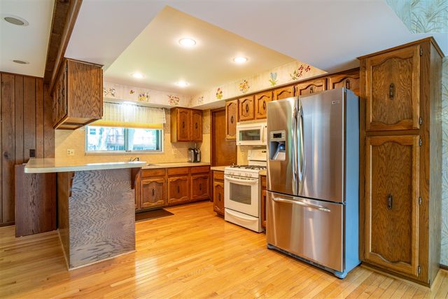 5097 Collington Drive, Troy, MI 48098