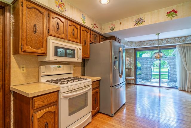 5097 Collington Drive, Troy, MI 48098
