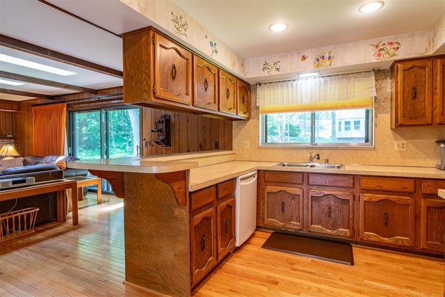 5097 Collington Drive, Troy, MI 48098