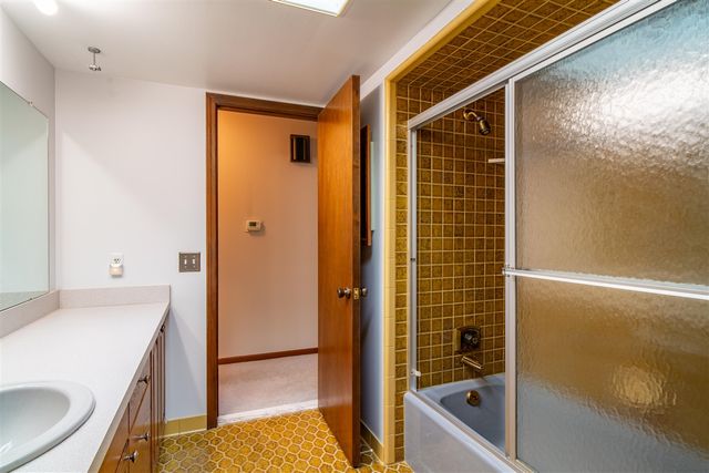 5097 Collington Drive, Troy, MI 48098