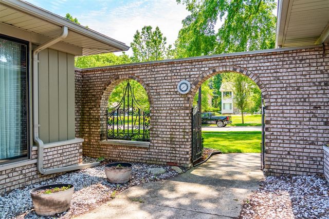 5097 Collington Drive, Troy, MI 48098