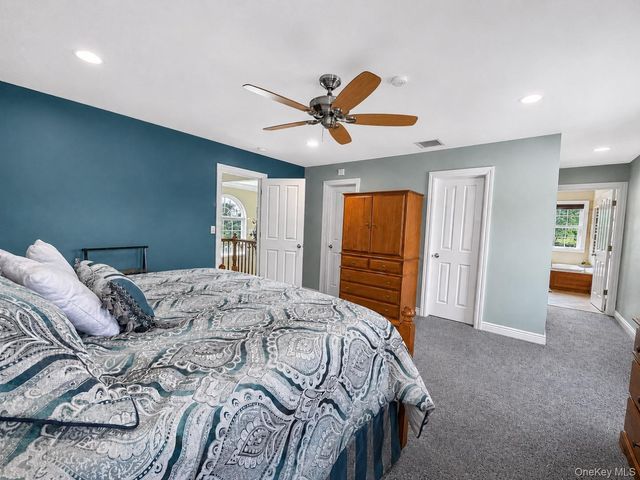 3 Dixon Street, Yaphank, NY 11980