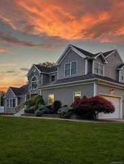 3 Dixon Street, Yaphank, NY 11980