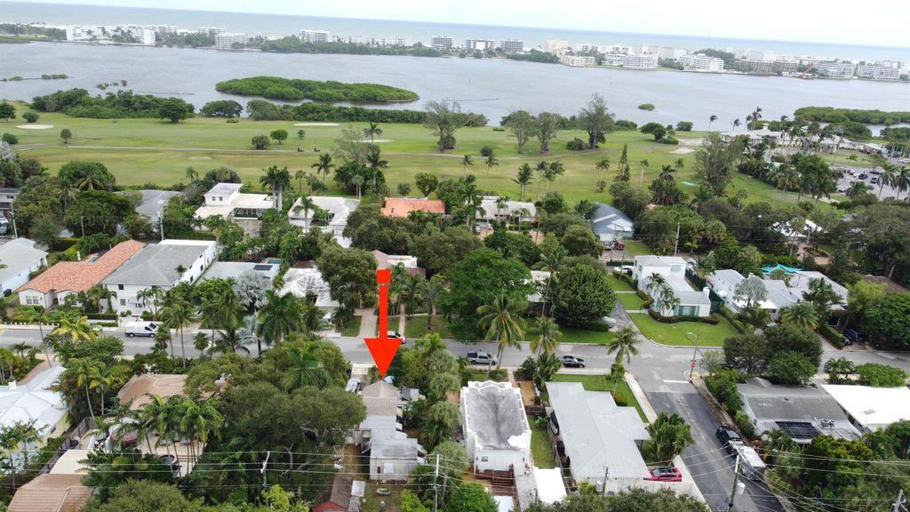 809 N Lakeside Drive, Lake Worth Beach, FL 33460
