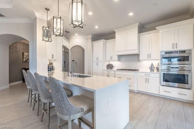 16379 Viansa WAY 301, Naples, FL 34110