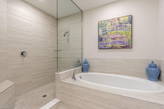 16379 Viansa WAY 301, Naples, FL 34110
