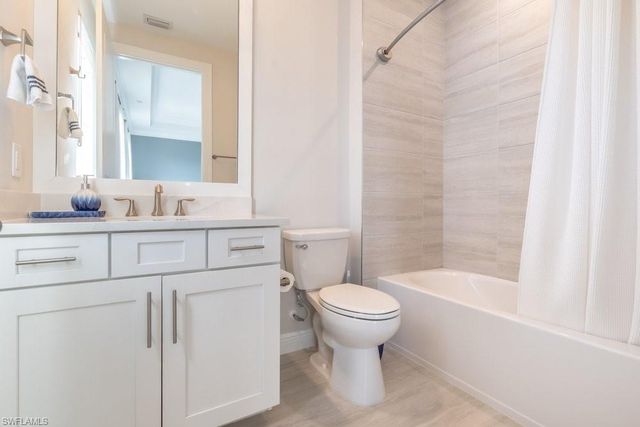 16379 Viansa WAY 301, Naples, FL 34110