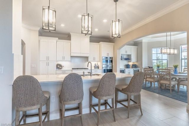16379 Viansa WAY 301, Naples, FL 34110