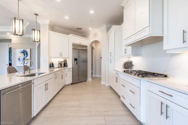 16379 Viansa WAY 301, Naples, FL 34110