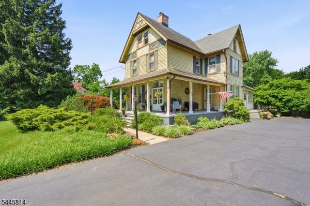 327 Willow Grove St, Hackettstown Town, NJ 07840
