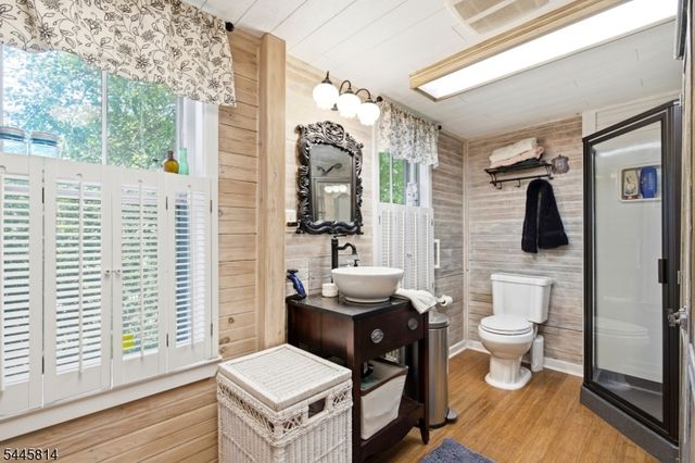 327 Willow Grove St, Hackettstown Town, NJ 07840