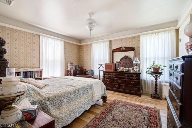 327 Willow Grove St, Hackettstown Town, NJ 07840