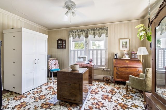 327 Willow Grove St, Hackettstown Town, NJ 07840