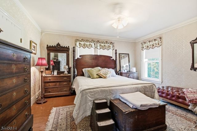 327 Willow Grove St, Hackettstown Town, NJ 07840
