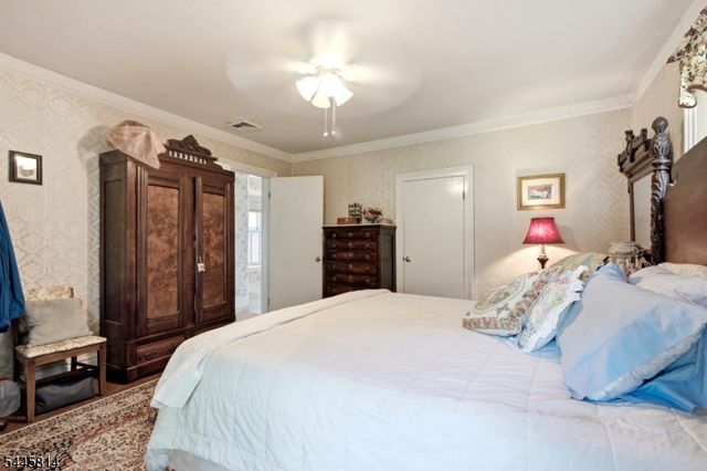 327 Willow Grove St, Hackettstown Town, NJ 07840