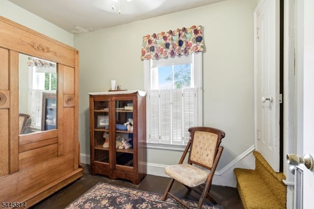 327 Willow Grove St, Hackettstown Town, NJ 07840