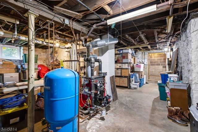 327 Willow Grove St, Hackettstown Town, NJ 07840