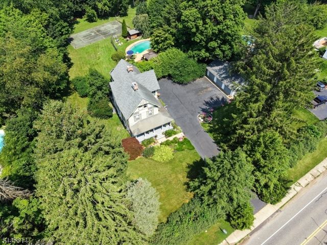 327 Willow Grove St, Hackettstown Town, NJ 07840
