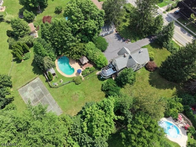 327 Willow Grove St, Hackettstown Town, NJ 07840
