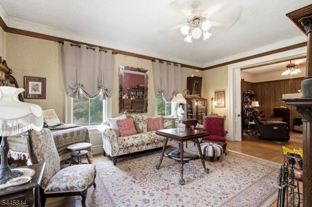 327 Willow Grove St, Hackettstown Town, NJ 07840
