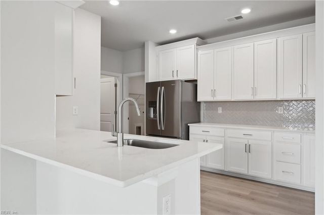 2211 Edwin DR, Chesapeake, VA 23322