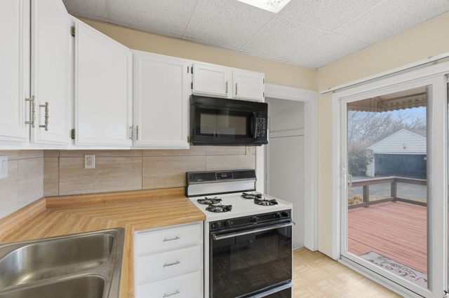 2418 Ridge Road, Highland, IN 46322