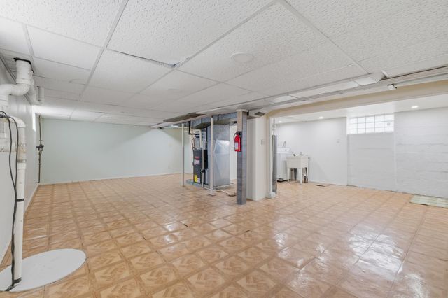 2418 Ridge Road, Highland, IN 46322