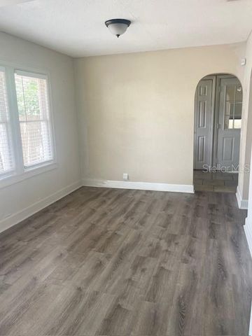102 W ELM STREET, Tampa, FL 33604