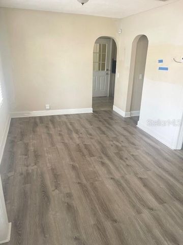 102 W ELM STREET, Tampa, FL 33604