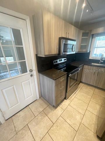 102 W ELM STREET, Tampa, FL 33604