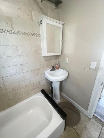 102 W ELM STREET, Tampa, FL 33604