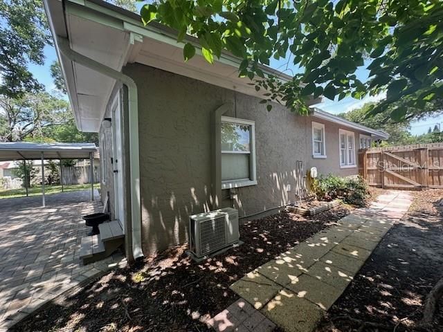102 W ELM STREET, Tampa, FL 33604