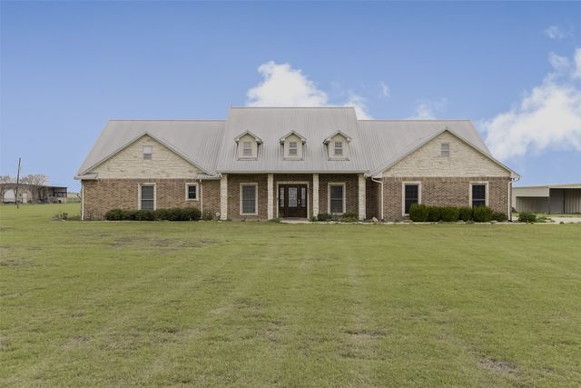 1066 West Road, Waxahachie, TX 75165