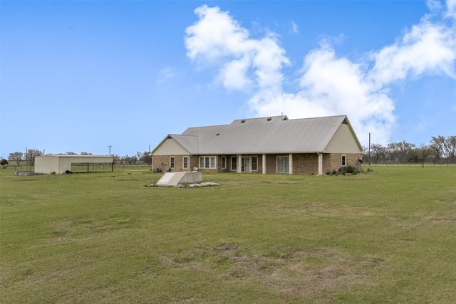 1066 West Road, Waxahachie, TX 75165