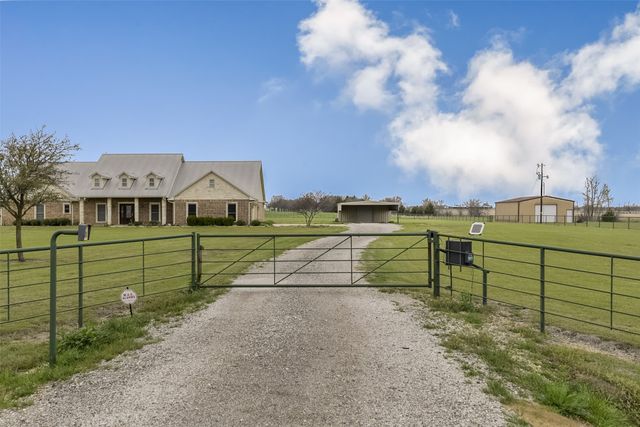 1066 West Road, Waxahachie, TX 75165