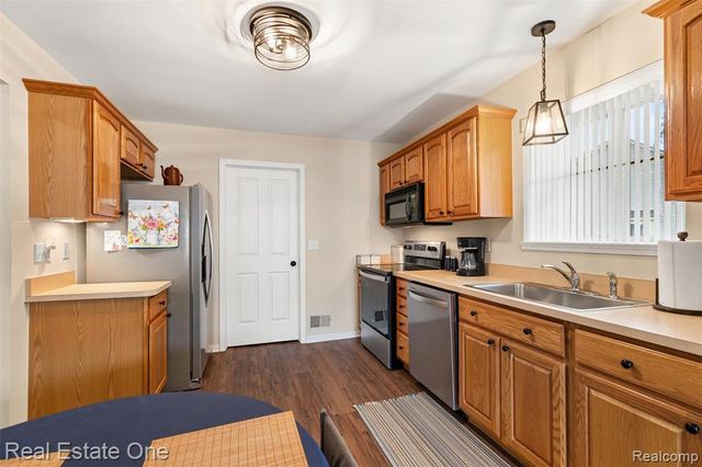 22745 Coachlight Circle, Taylor, MI 48180