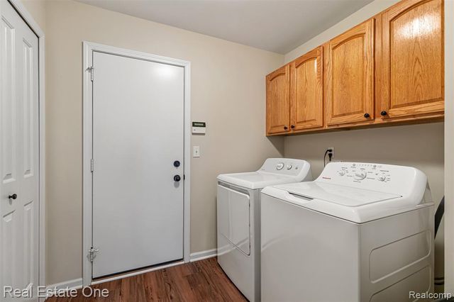 22745 Coachlight Circle, Taylor, MI 48180