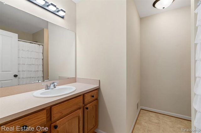 22745 Coachlight Circle, Taylor, MI 48180