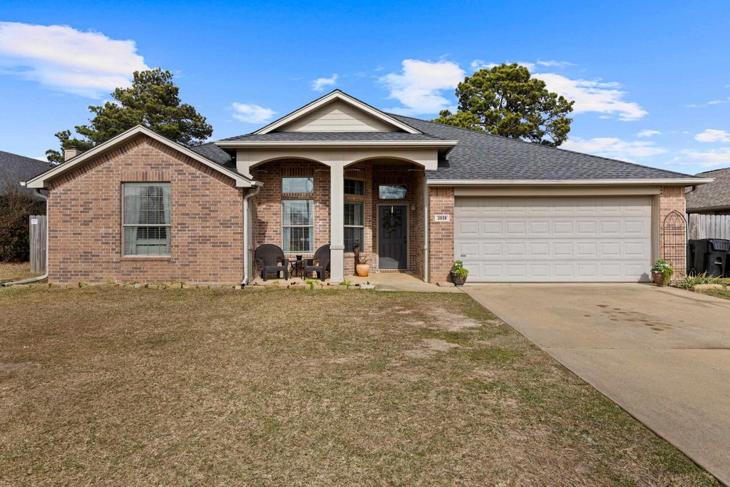 2029 Cumberland Dr., Longview, TX 75601