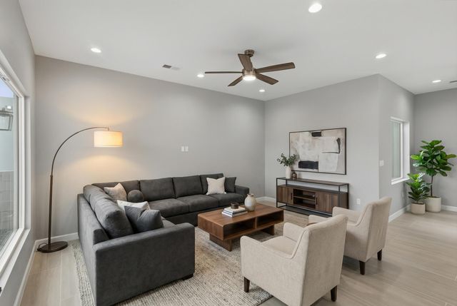 625 1st Street NE, Rio Rancho, NM 87124