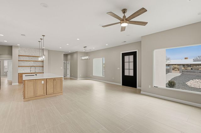 625 1st Street NE, Rio Rancho, NM 87124